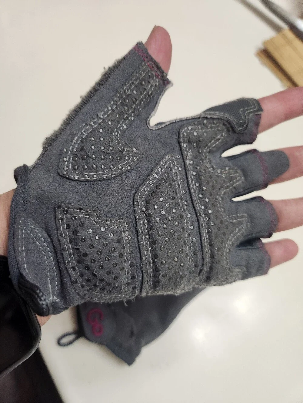 GoFit Women's Xtrainer Cross-Training Gloves